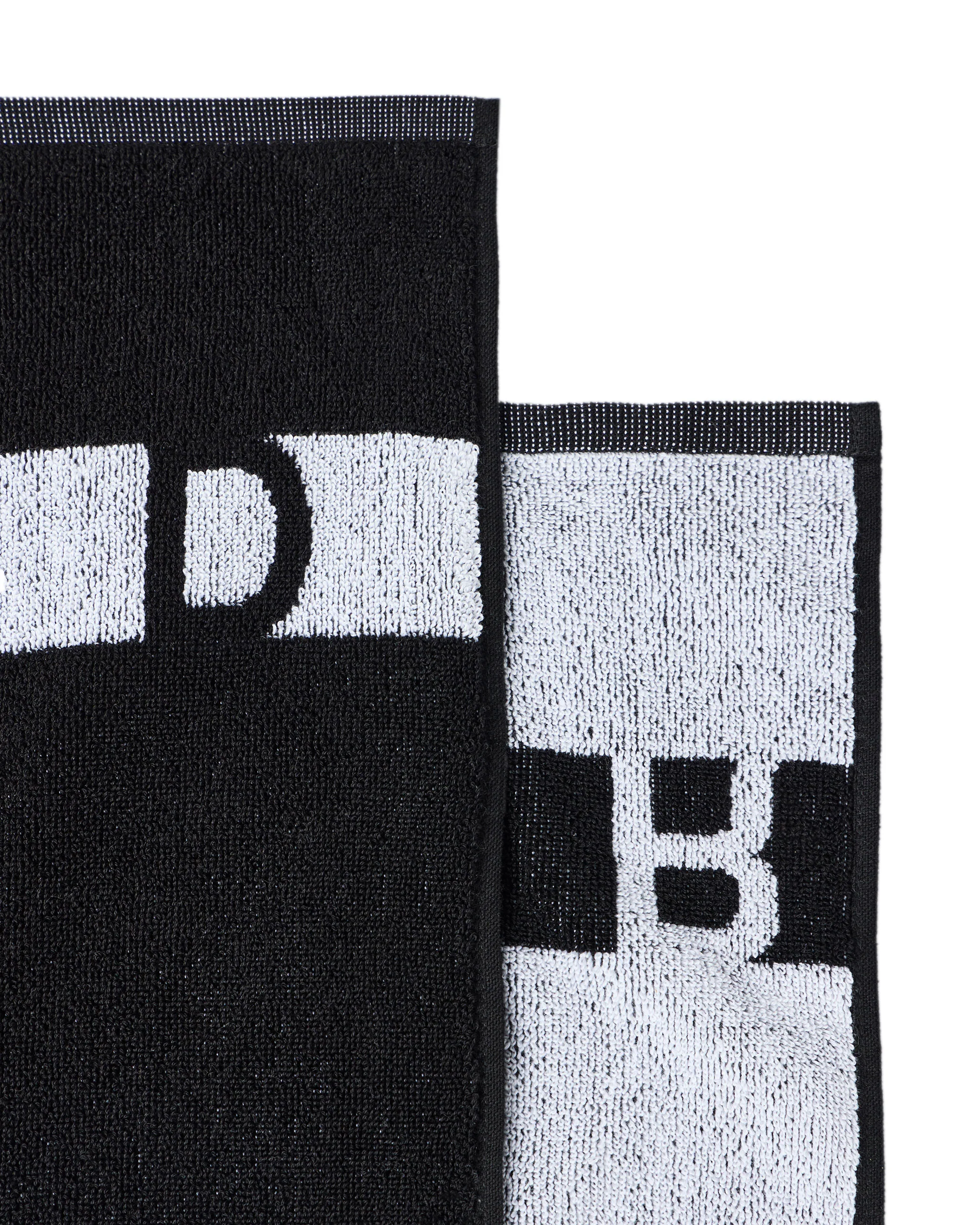 Greaves Towel Black - Image 3
