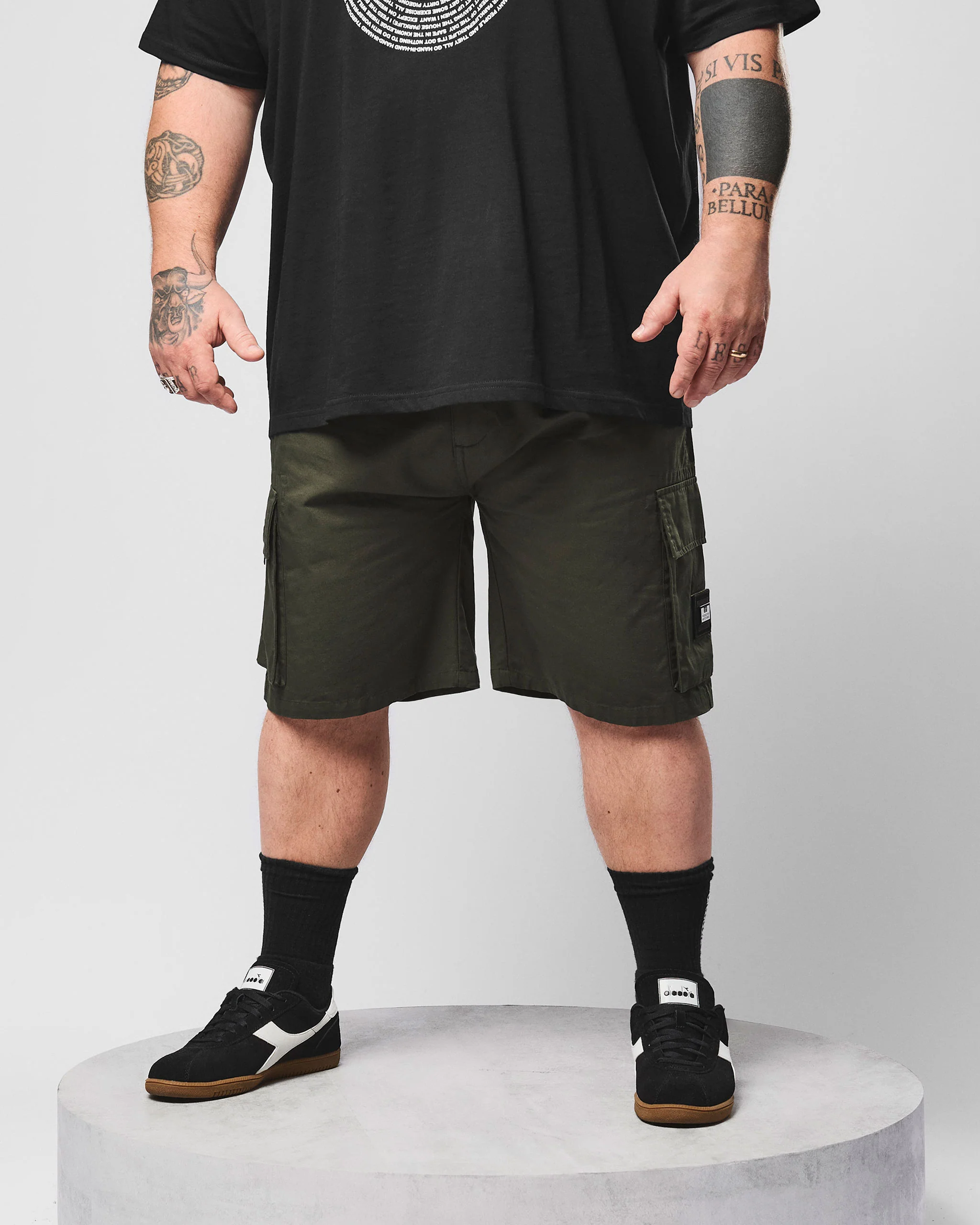 Plus Size - Mascia Cargo Shorts Black Forest Green - Image 3