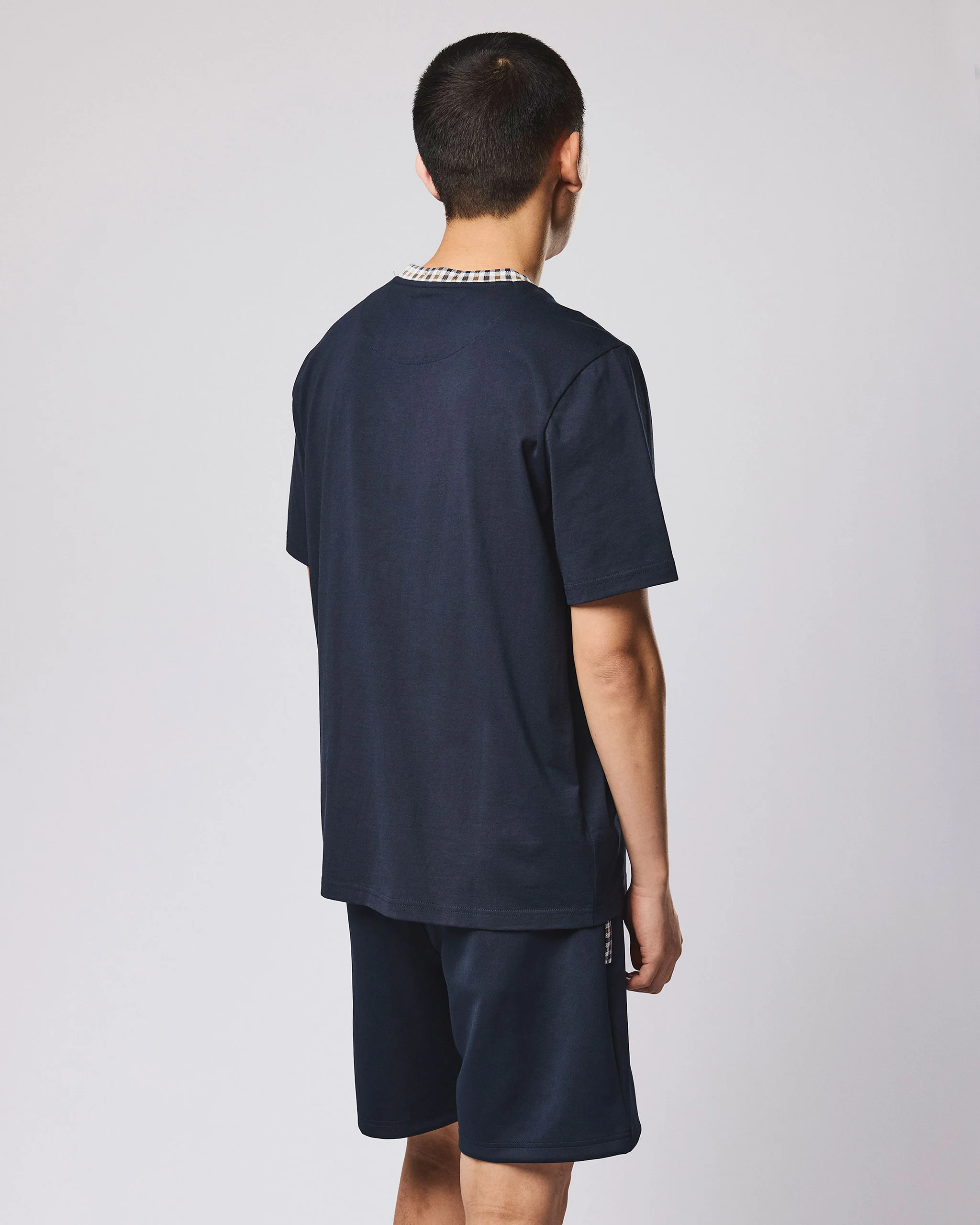 Sila T-Shirt Navy - Image 5